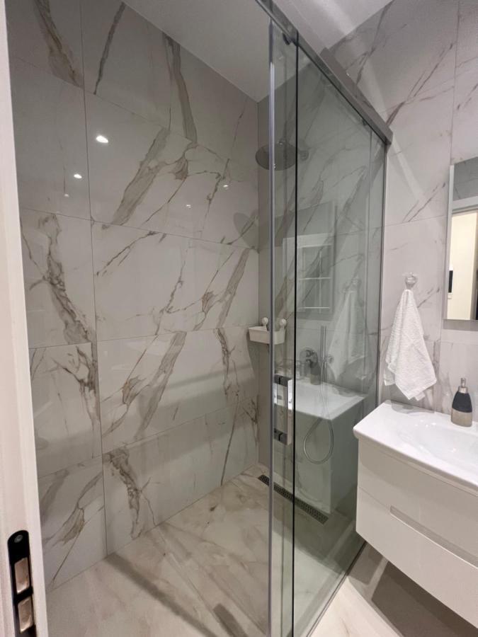 Cane Apartment Emerald 地拉那 外观 照片