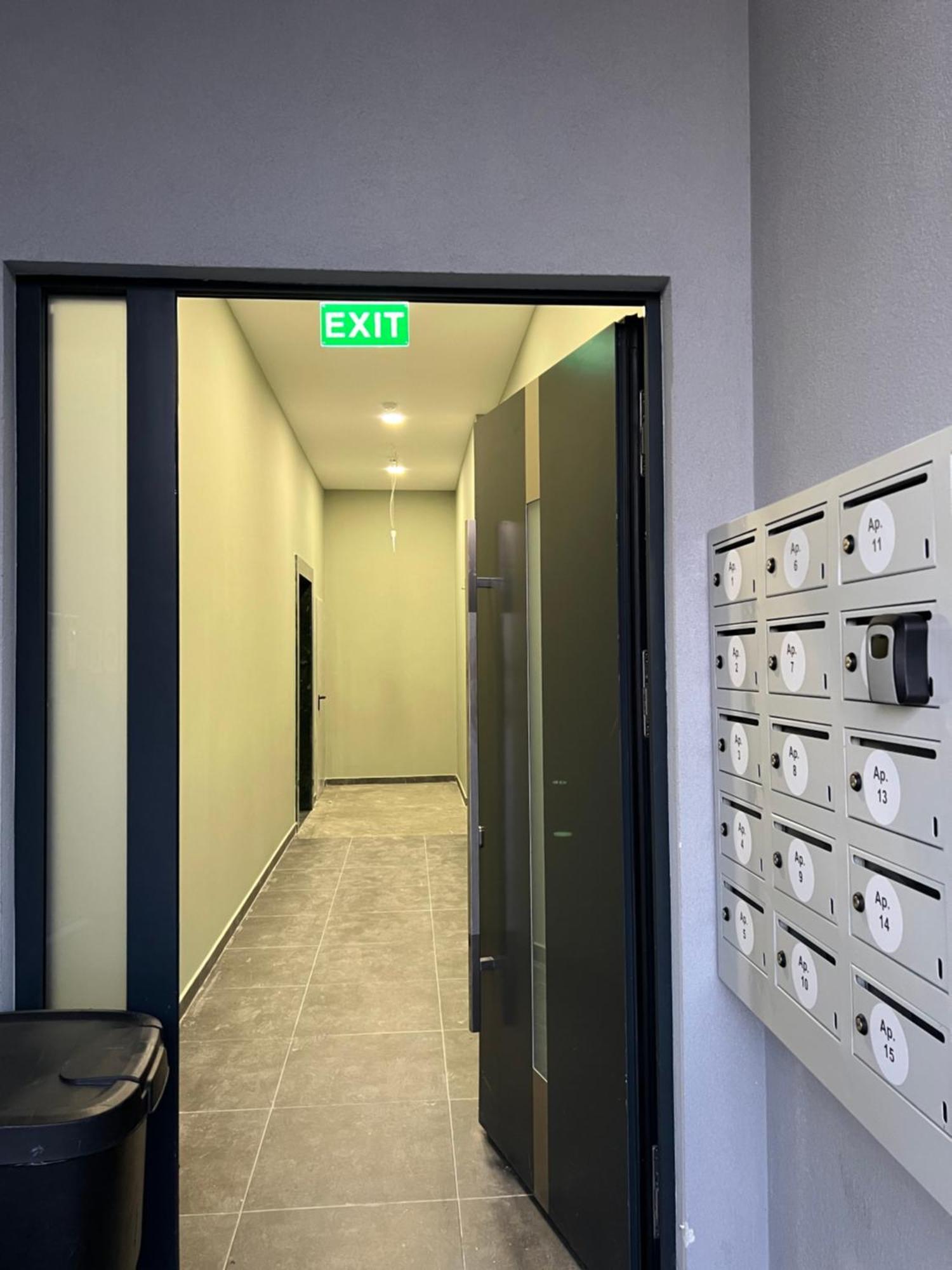 Cane Apartment Emerald 地拉那 外观 照片